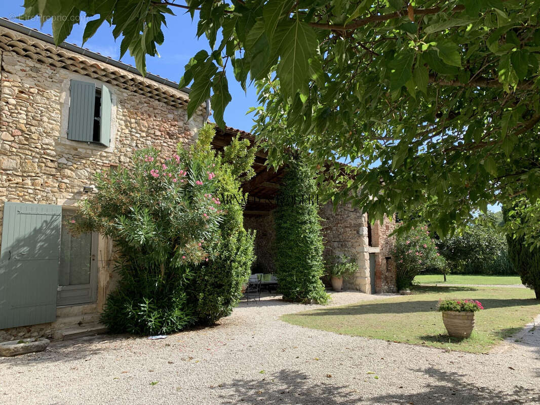 Maison à SAINT-GERVAIS-SUR-ROUBION