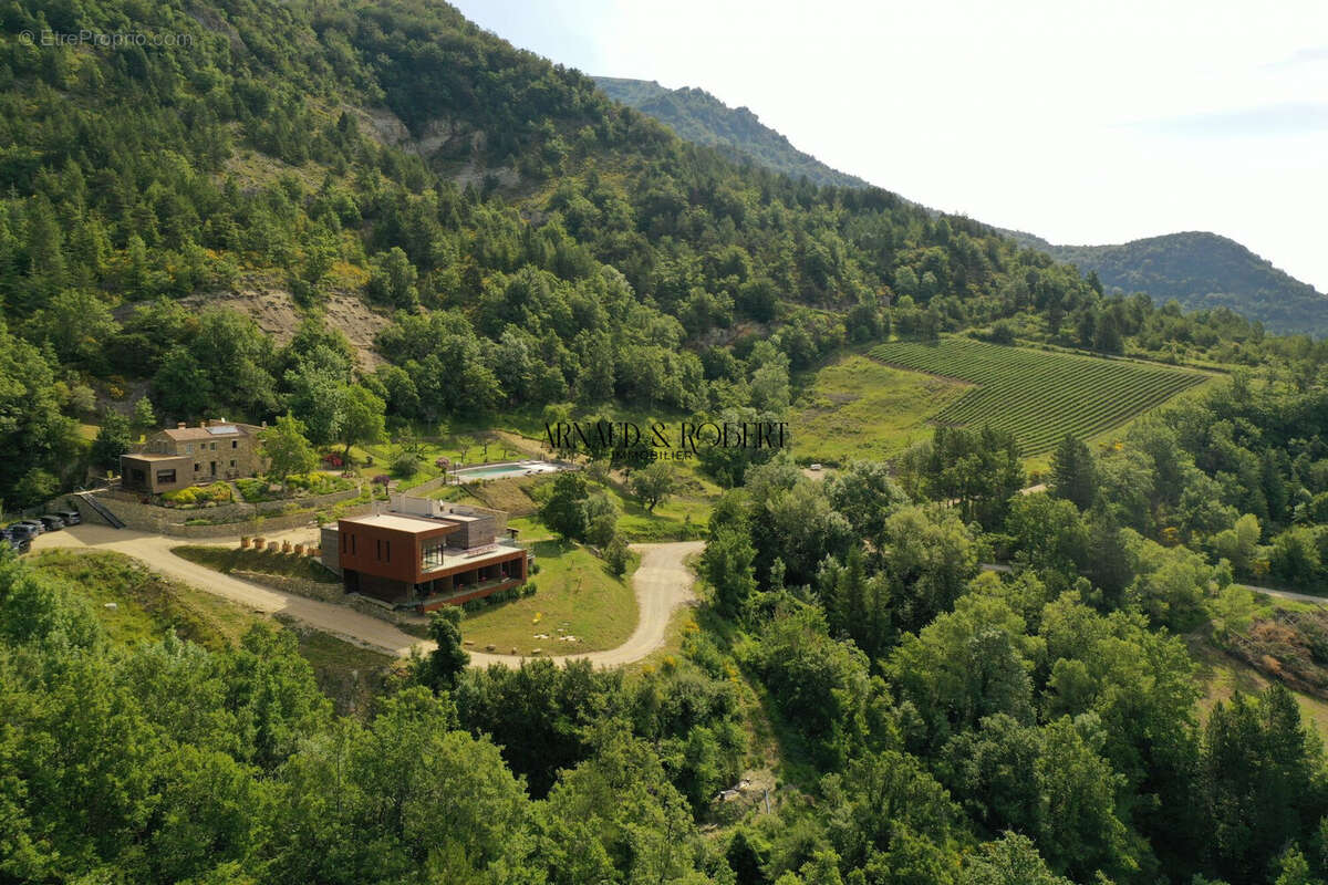 Maison à TEYSSIERES