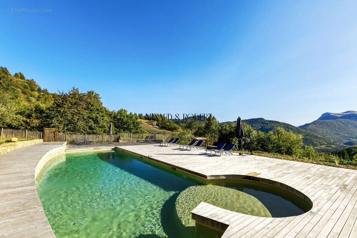 Maison à TEYSSIERES