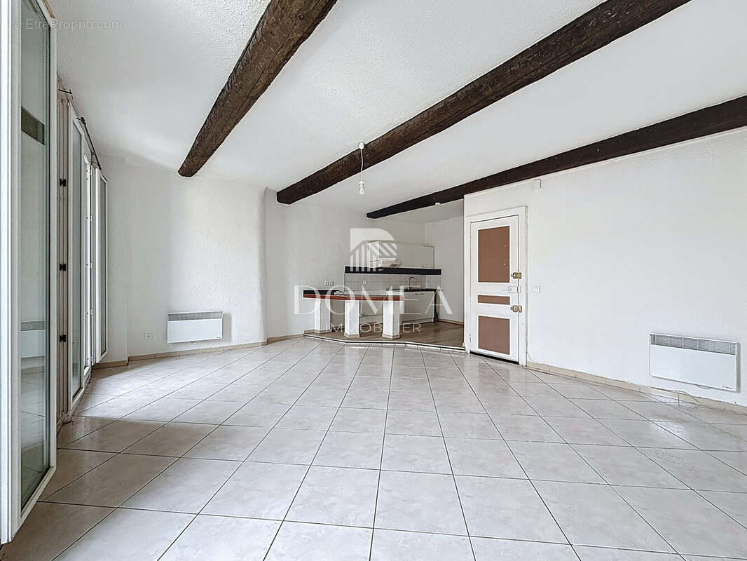 Appartement à COURNONTERRAL