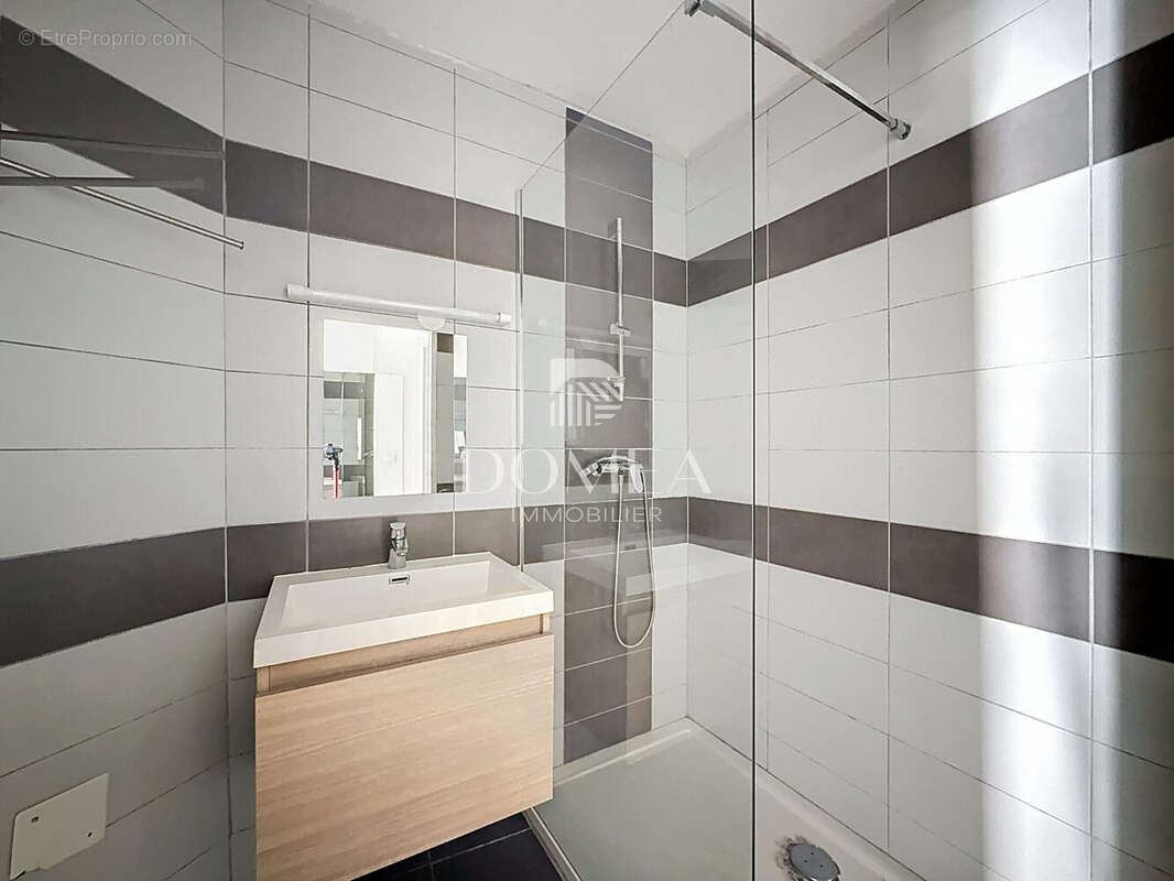 Appartement à COURNONTERRAL