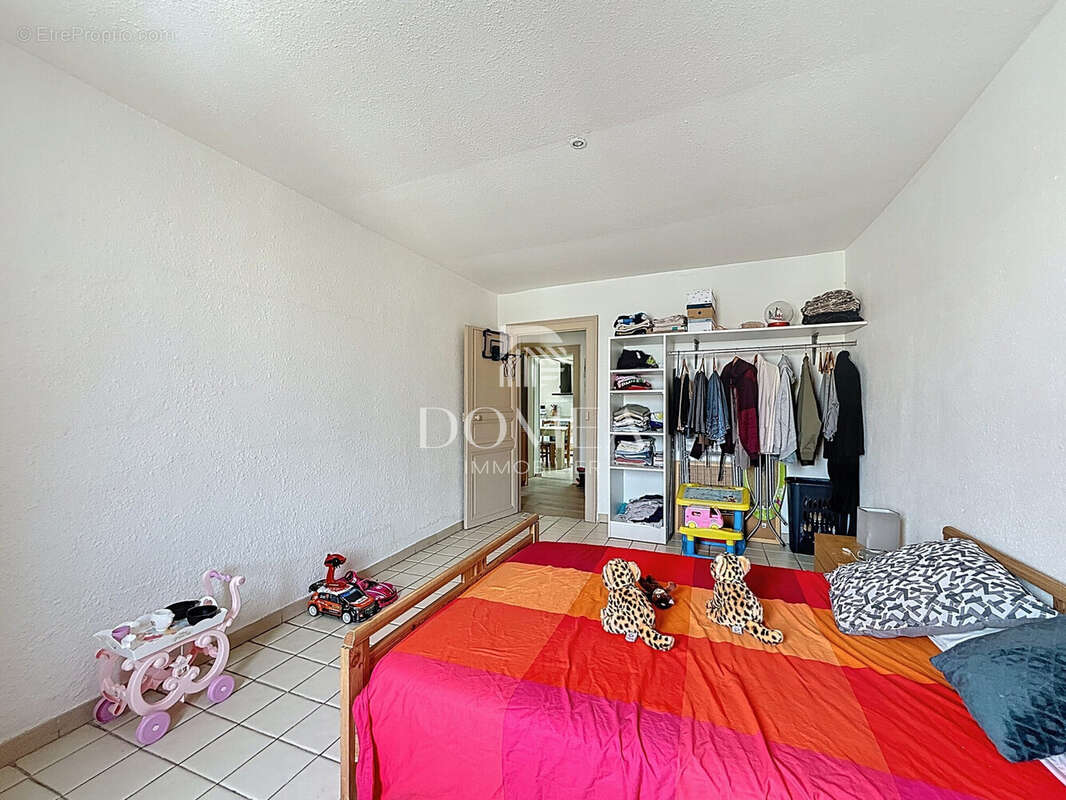 Appartement à COURNONTERRAL