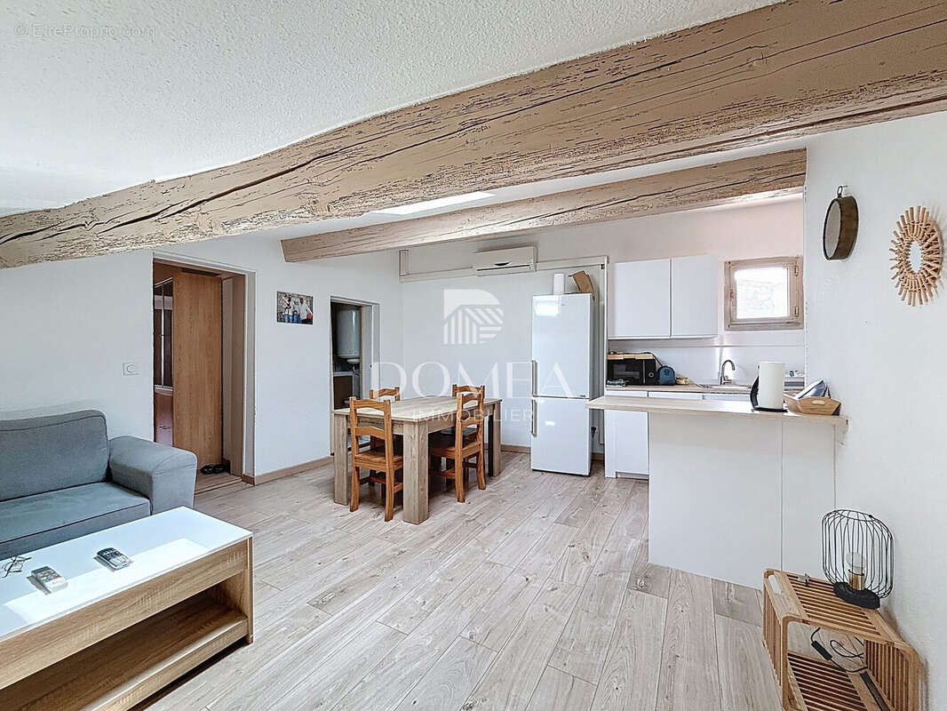 Appartement à COURNONTERRAL