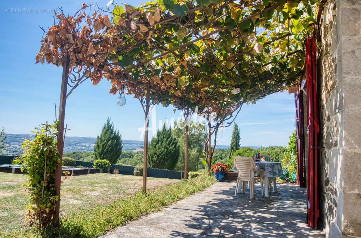 Maison à SAINT-CERE