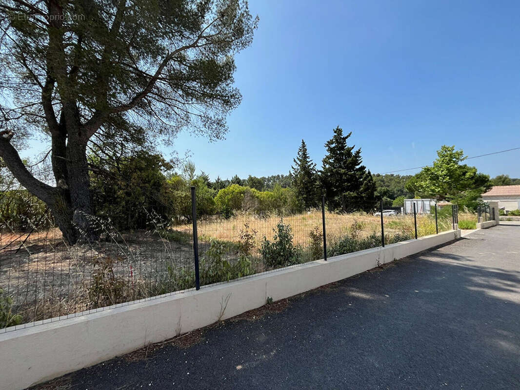 Photo 3 - Terrain à LAMBESC