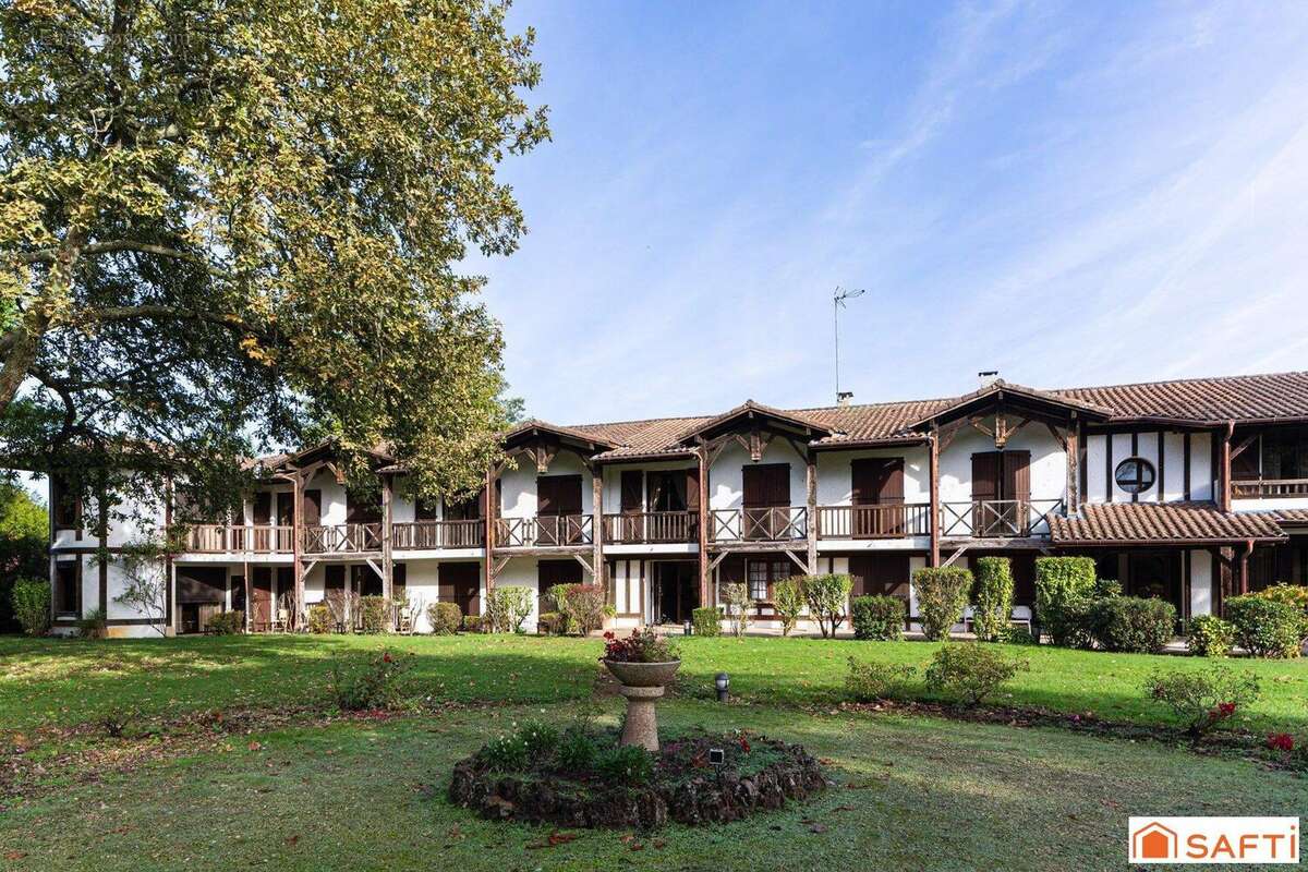 Photo 2 - Commerce à SABRES