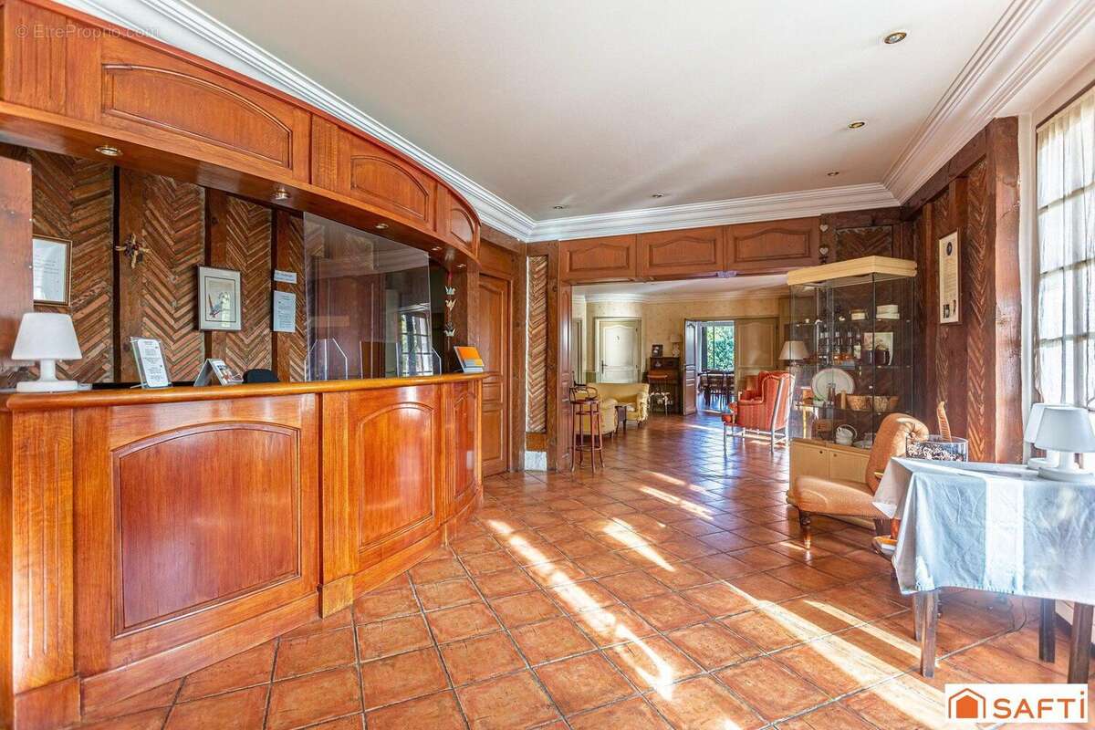 Photo 6 - Commerce à SABRES