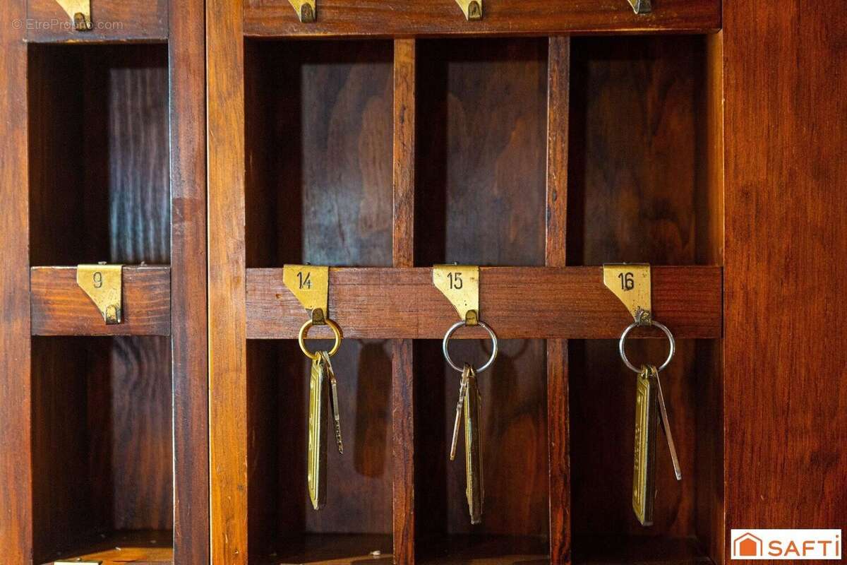 Photo 7 - Commerce à SABRES