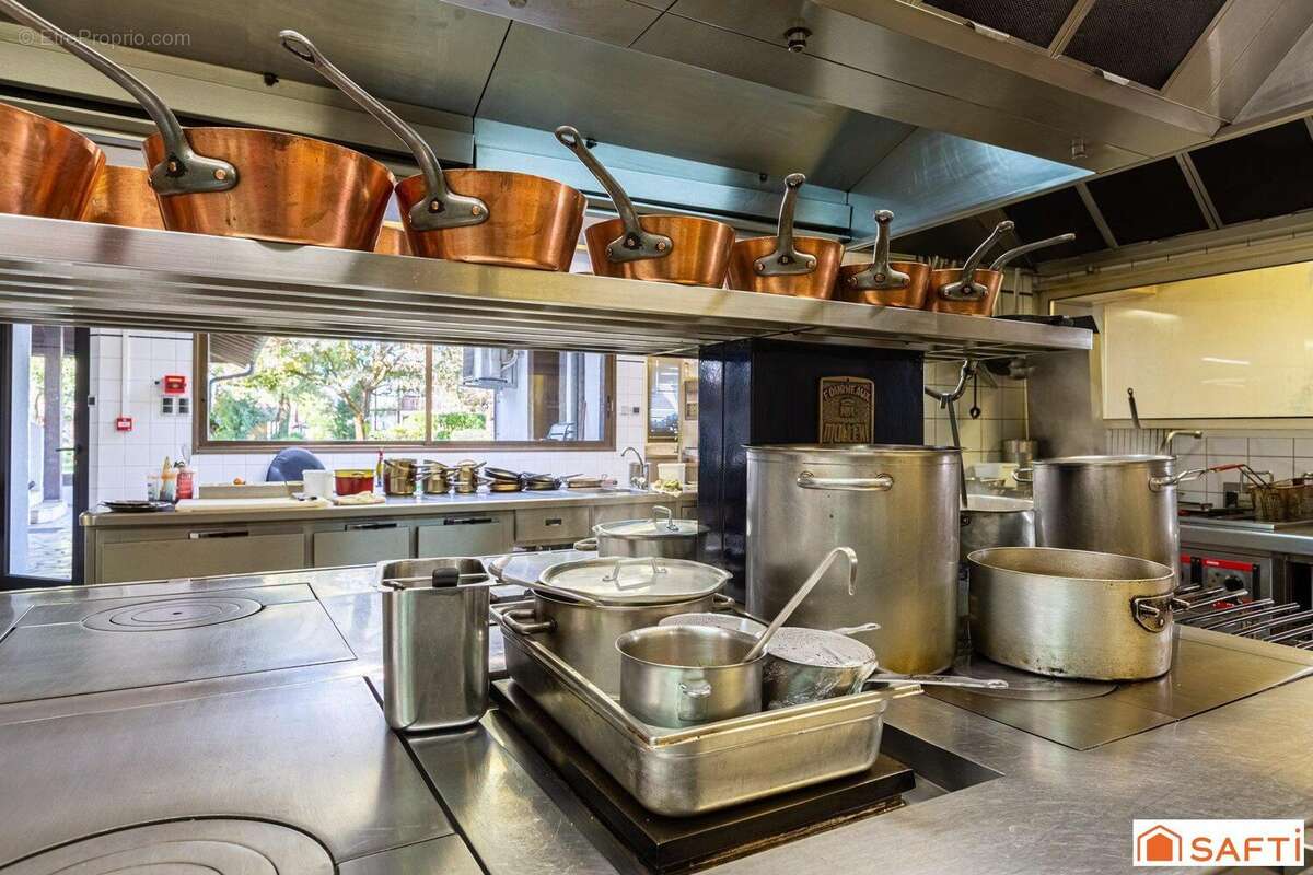 Photo 9 - Commerce à SABRES