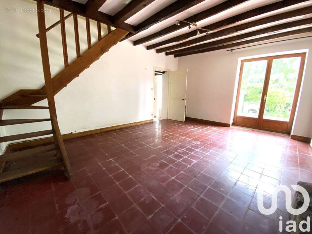 Photo 3 - Maison à VILLELOIN-COULANGE