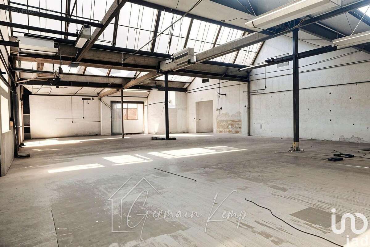 Photo 3 - Commerce à LA TOUR-DU-PIN