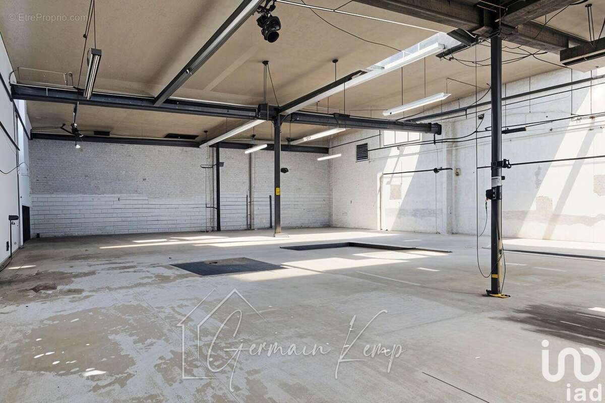 Photo 4 - Commerce à LA TOUR-DU-PIN