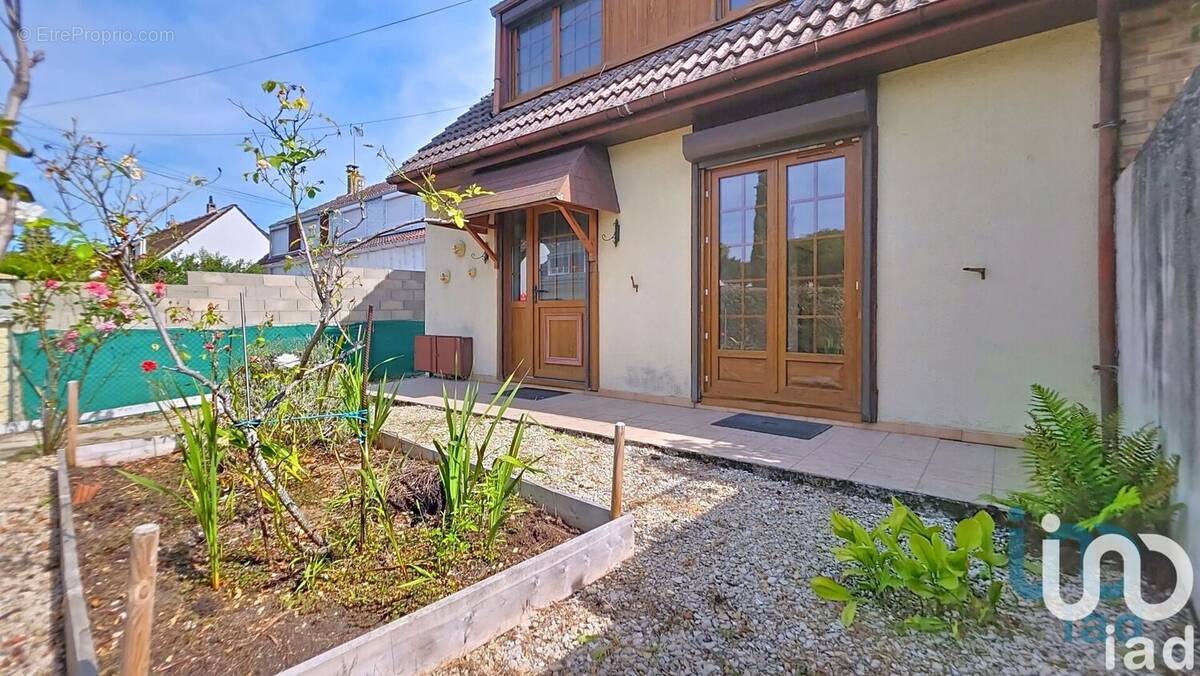 Photo 1 - Maison à ROMILLY-SUR-SEINE