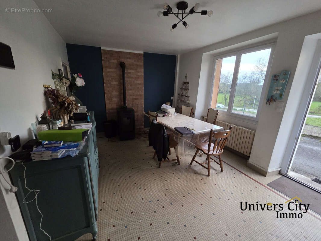 Maison à SAINT-ETIENNE-DU-BOIS