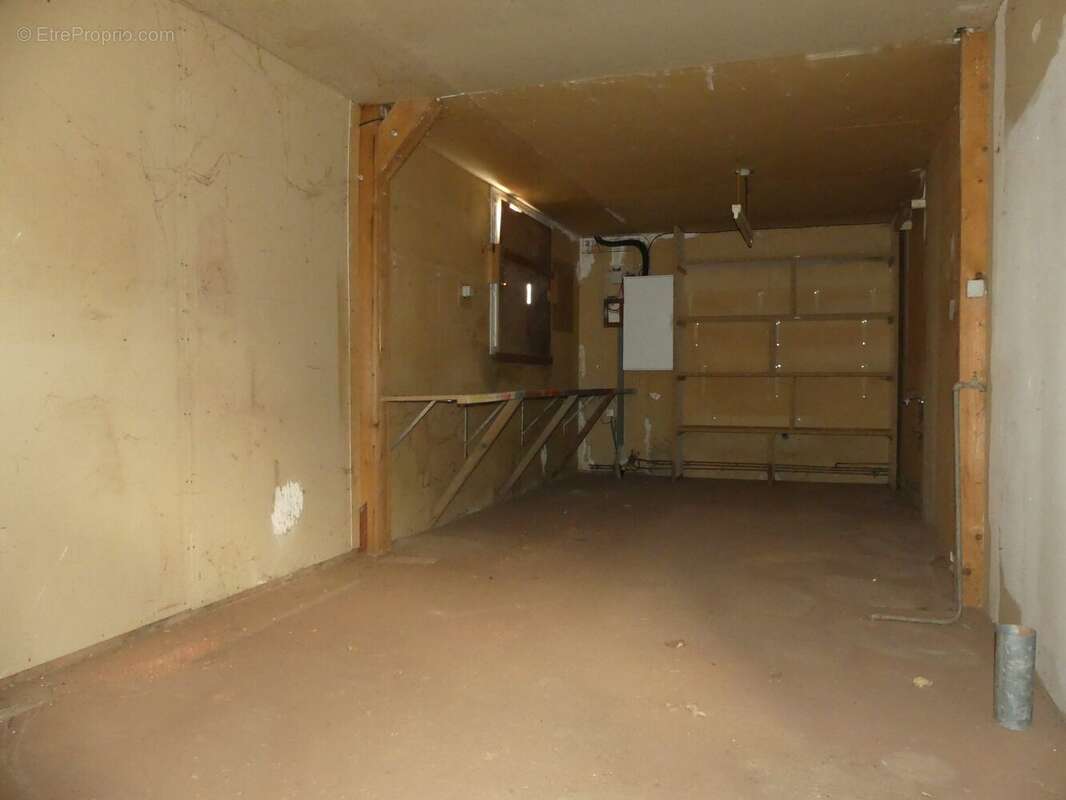 Commerce à SAINTE-MARIE