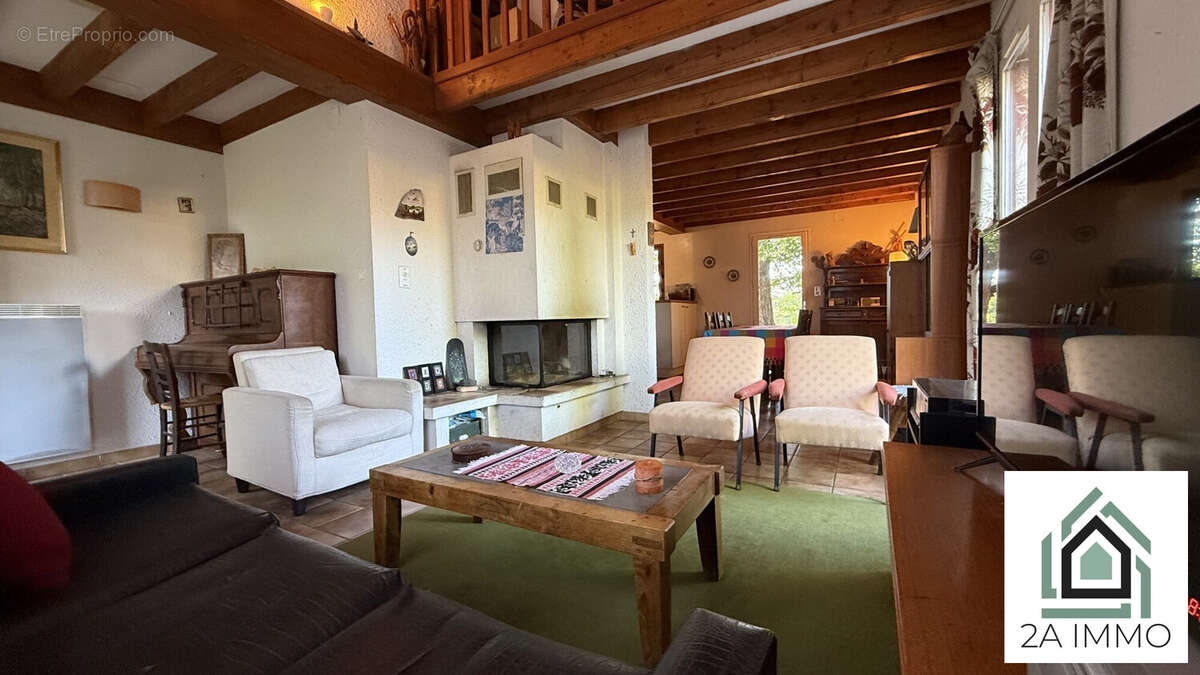 Maison à CONDAT-EN-COMBRAILLE