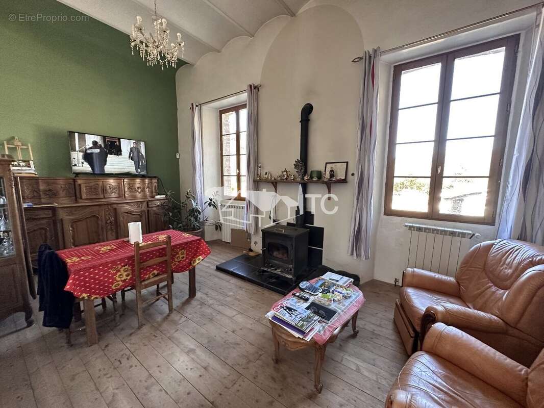 Maison à SAINT-PAUL-LE-JEUNE