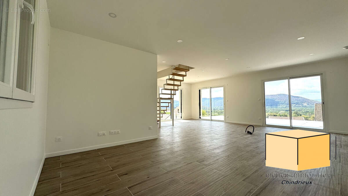 Maison à CHINDRIEUX