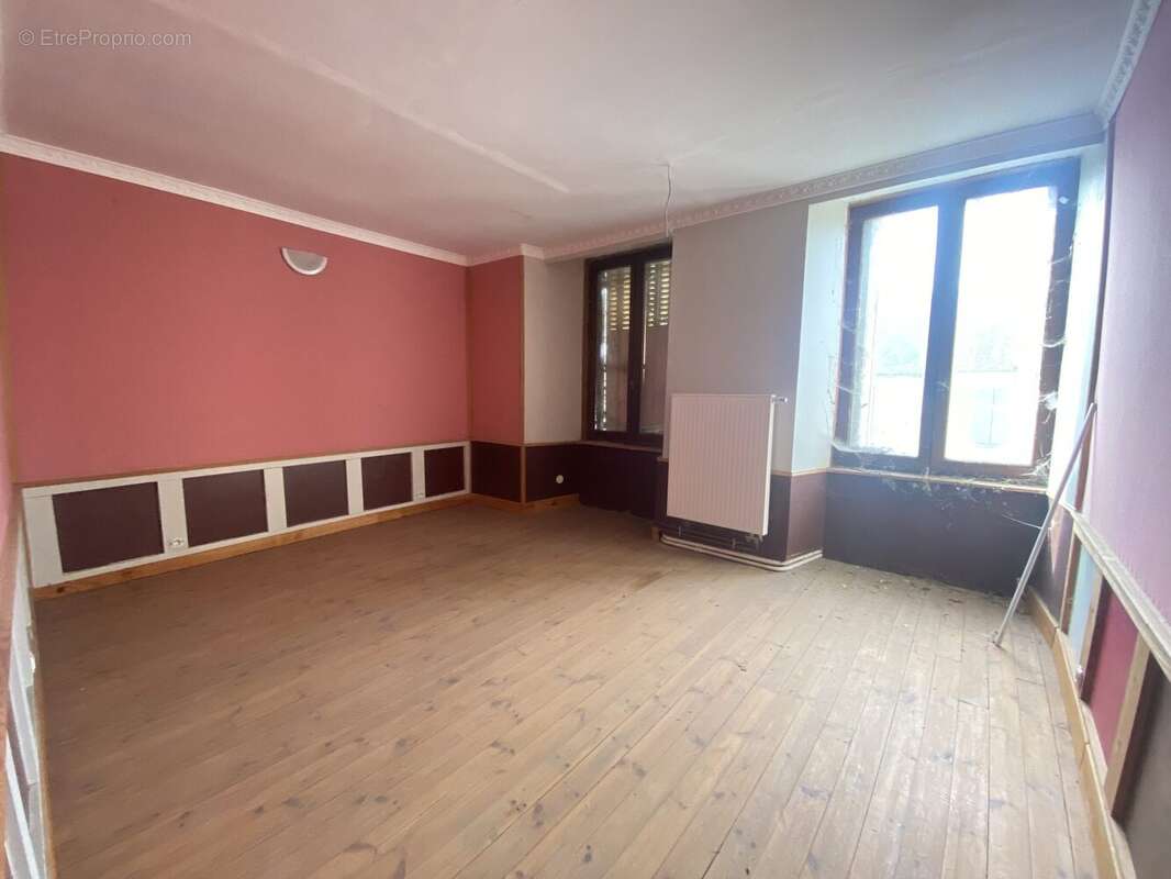 Maison à SAINT-REMY-BLANZY