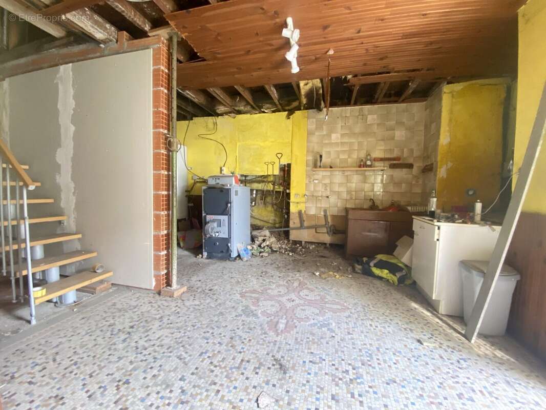 Maison à SAINT-REMY-BLANZY