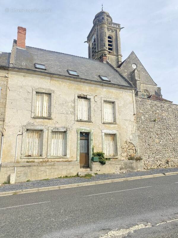 Maison à SAINT-REMY-BLANZY