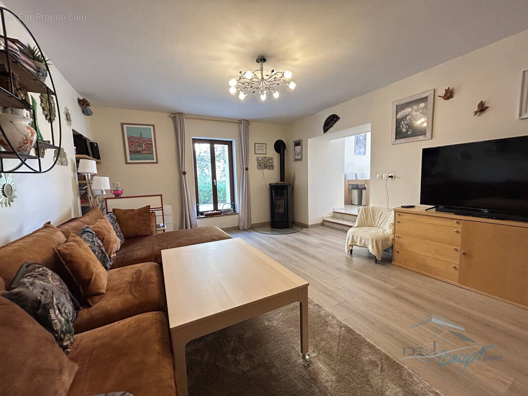 Maison à BOURAY-SUR-JUINE