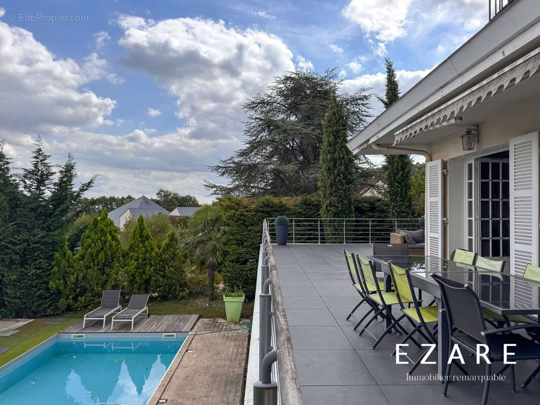 Maison à CORCELLES-LES-MONTS