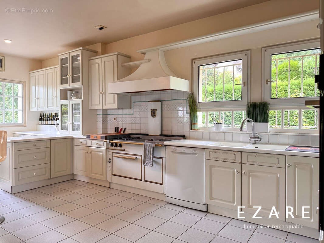 Maison à CORCELLES-LES-MONTS