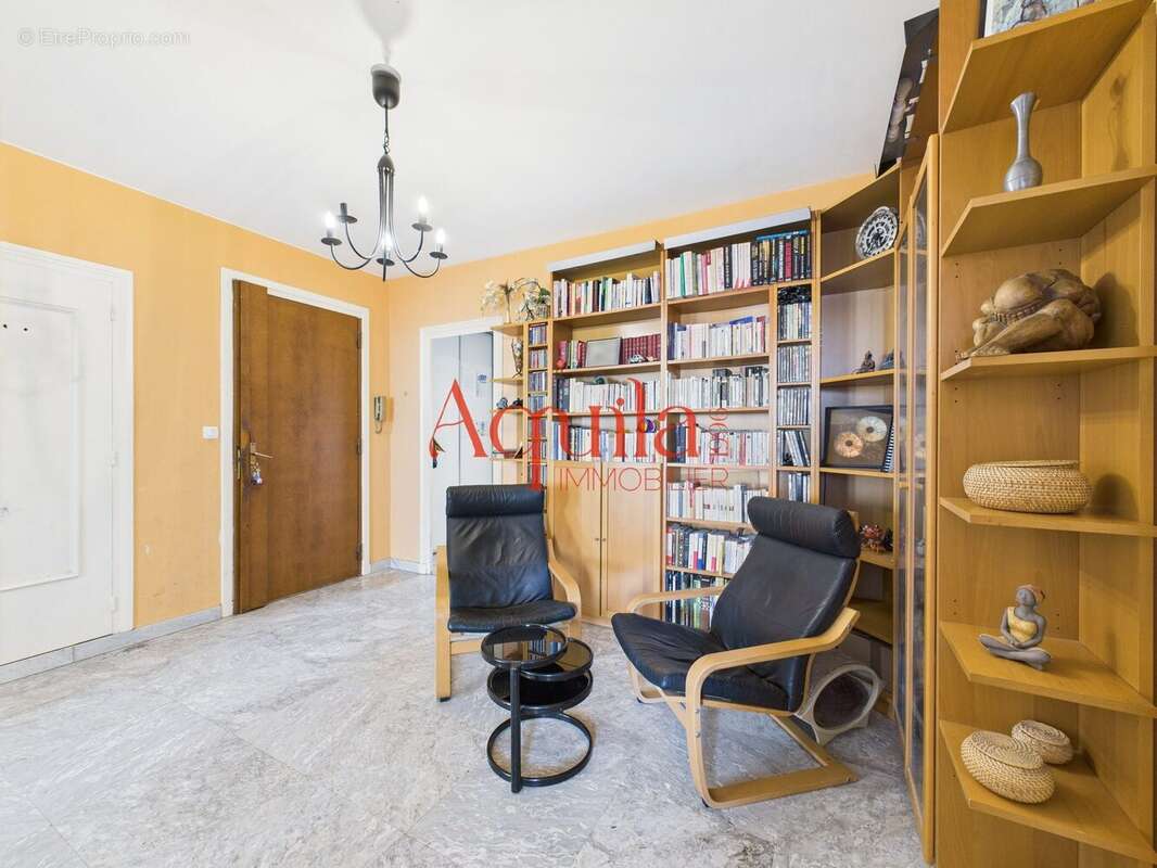 Hall d&#039;entrée  - Appartement à LYON-6E