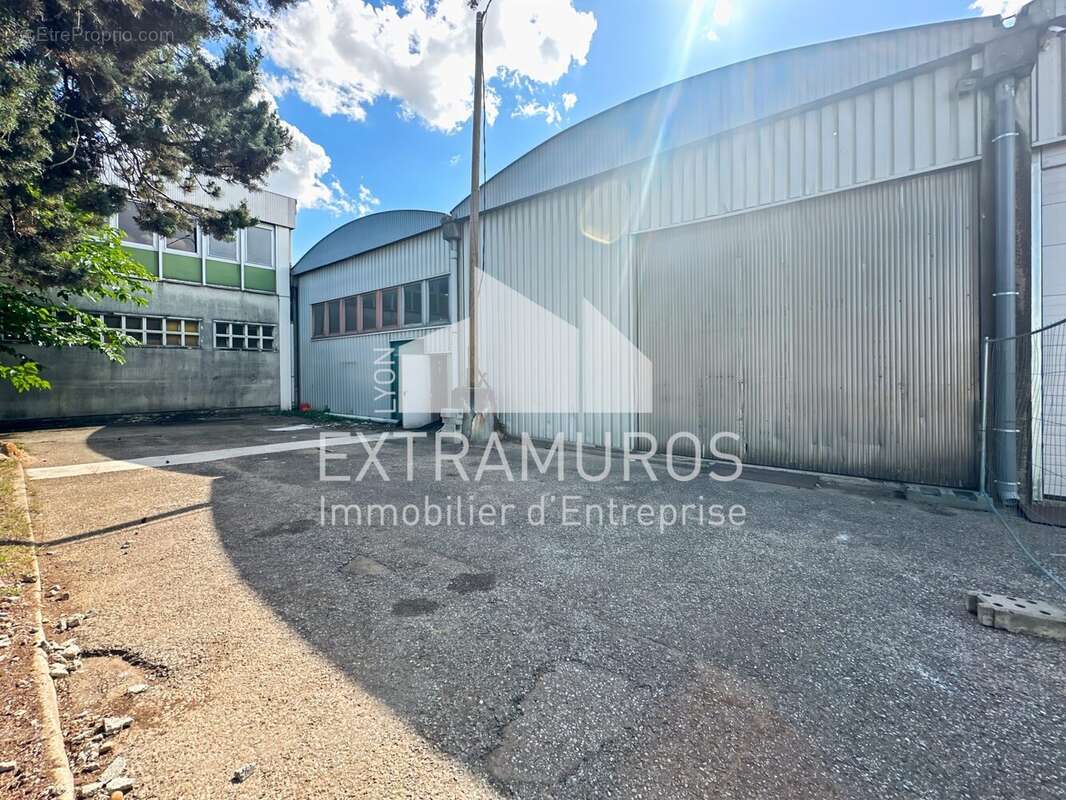 Commerce à SAINT-PRIEST