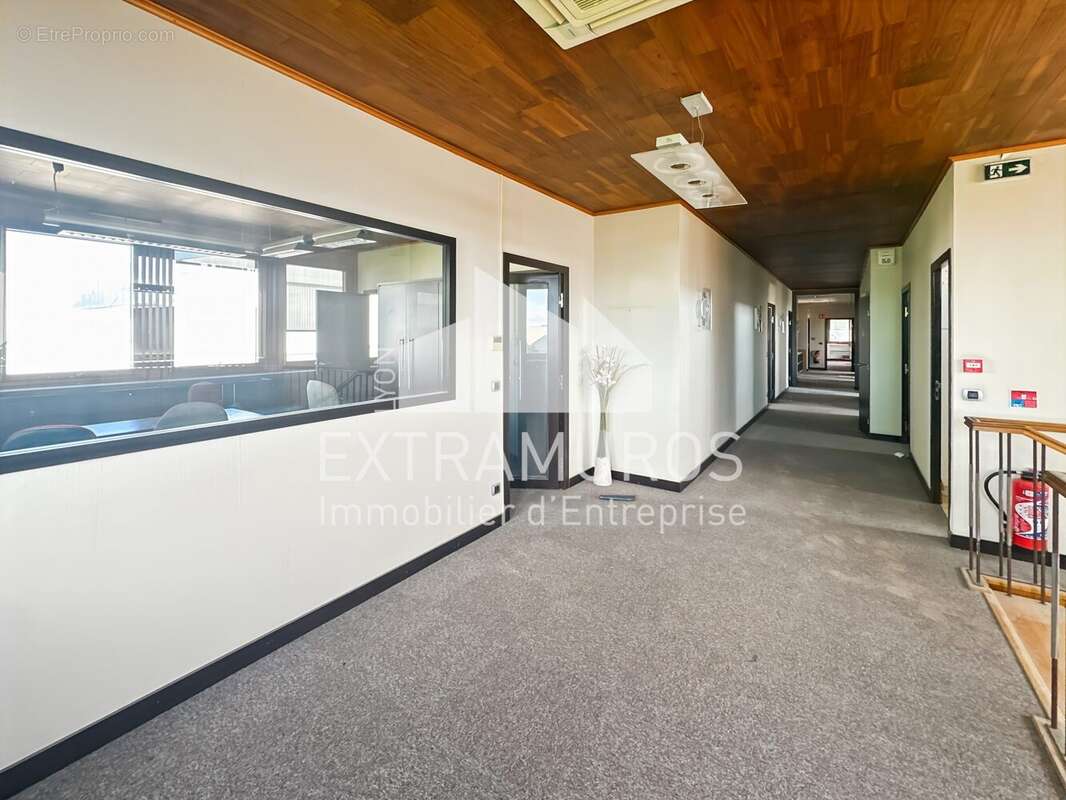 Commerce à SAINT-PRIEST