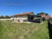 Maison à SAINT-NIZIER-LE-DESERT