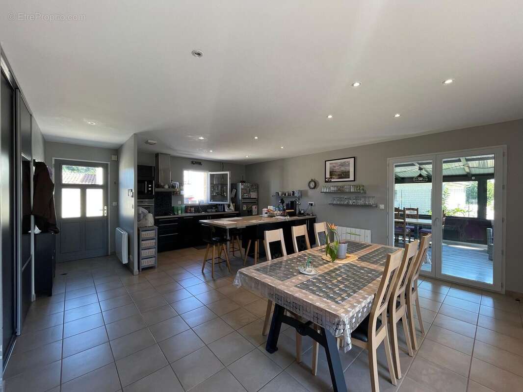 Maison à SAINT-NIZIER-LE-DESERT