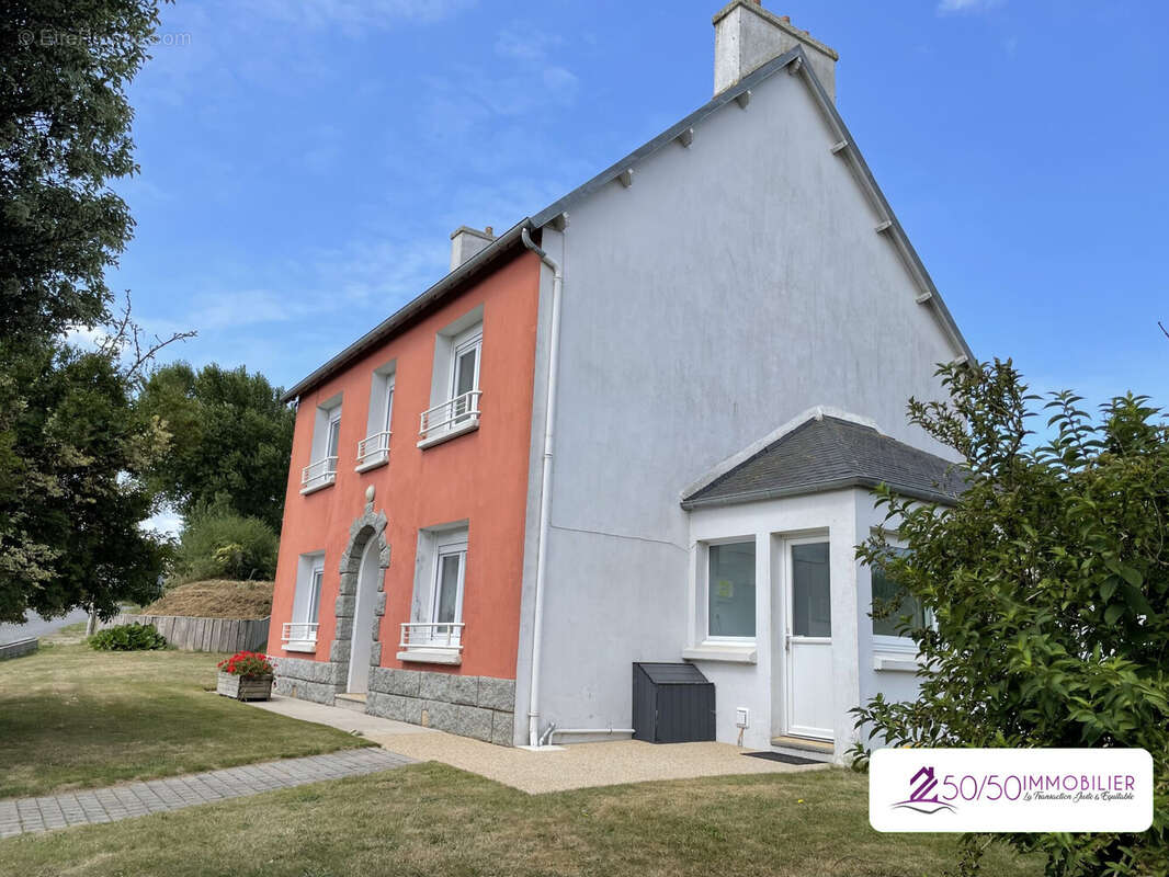 Maison à PLOUNEVEZ-LOCHRIST