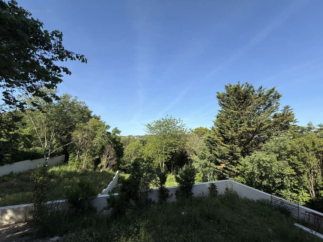 Maison à VILLEVIEILLE