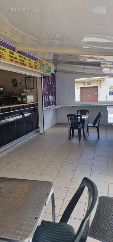 Commerce à SAINTE-MARIE