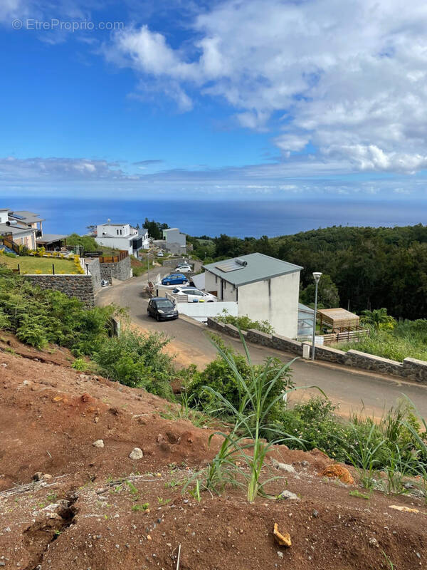 Terrain à LA POSSESSION