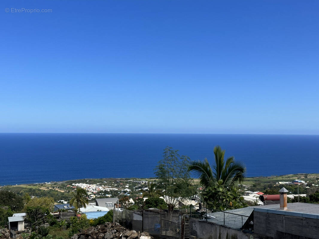 Terrain à SAINT-LEU