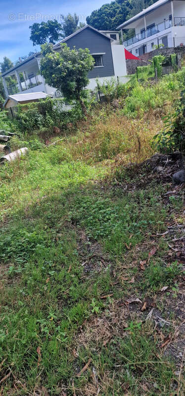 Terrain à LA POSSESSION