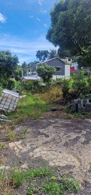 Terrain à LA POSSESSION