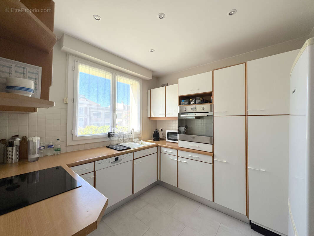 Appartement à COURBEVOIE