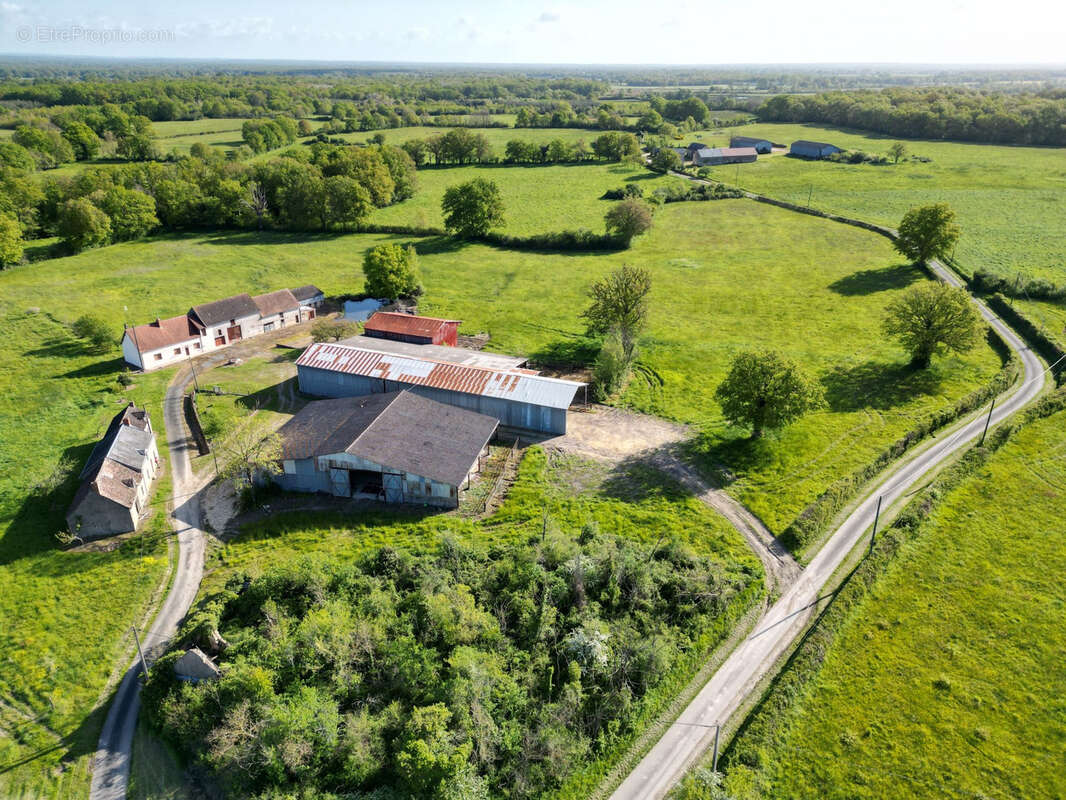 Maison à NURET-LE-FERRON