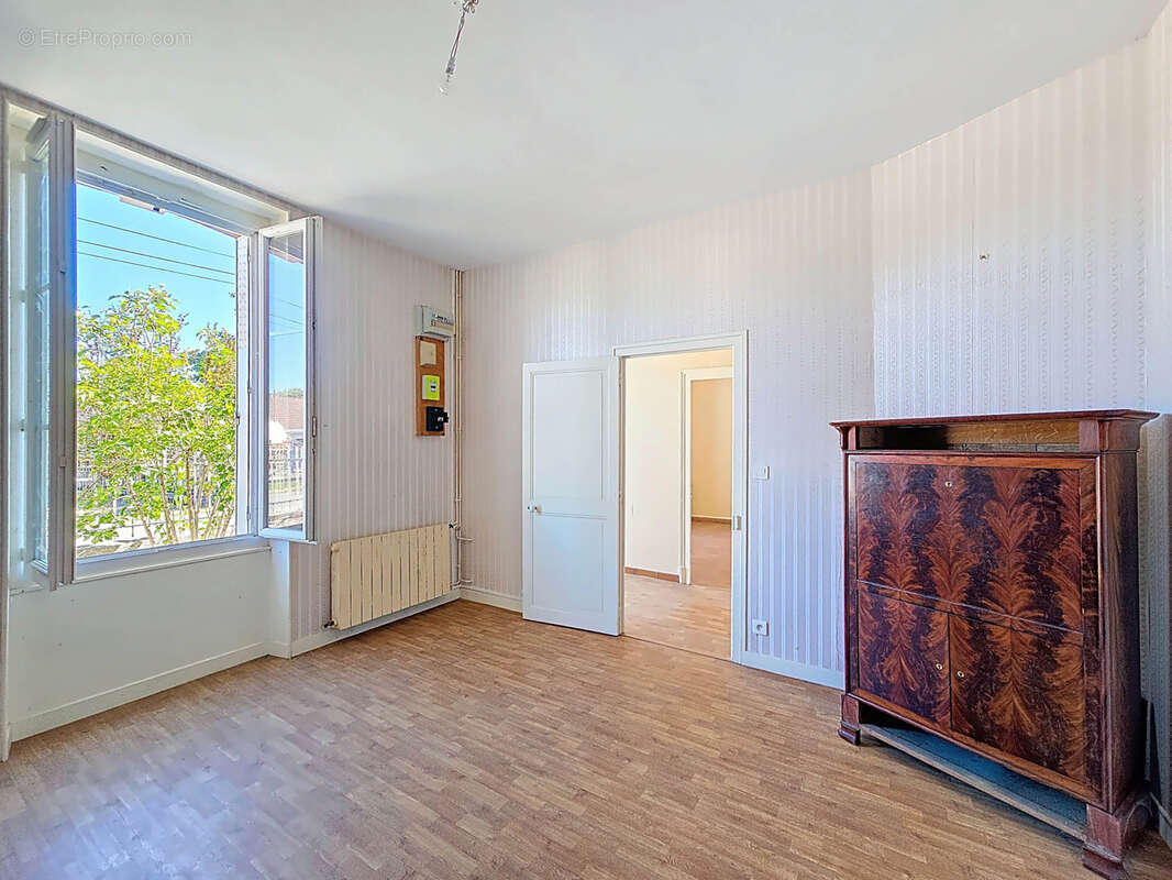 Maison à VAILLY-SUR-SAULDRE