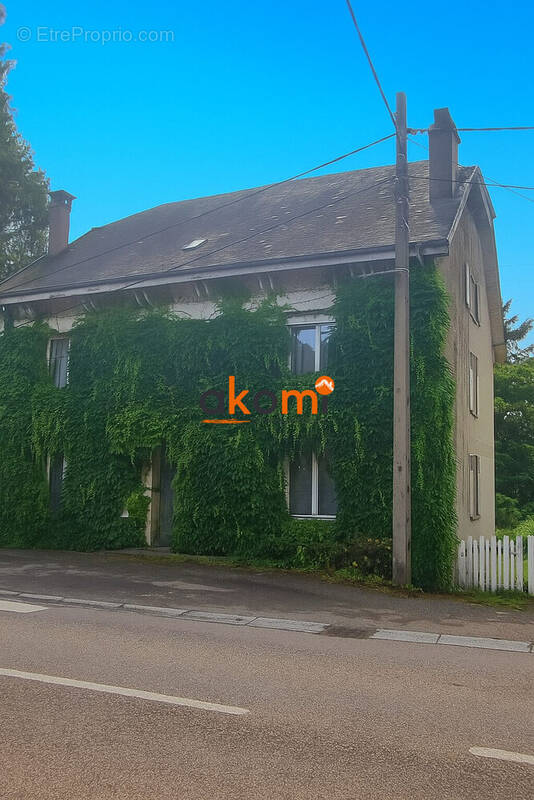 Appartement à ETIVAL-CLAIREFONTAINE