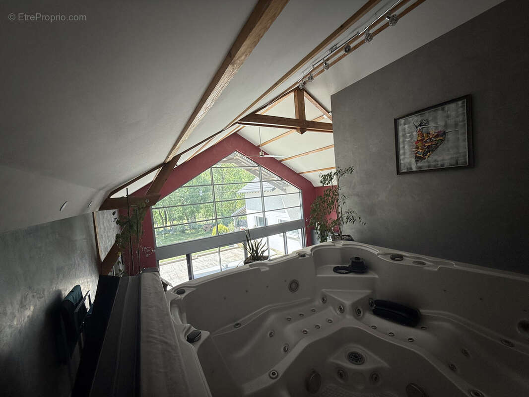 Maison à SAINT-PIERRE-EYNAC