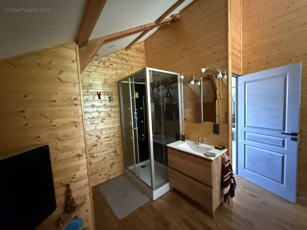 Maison à SAINT-PIERRE-EYNAC