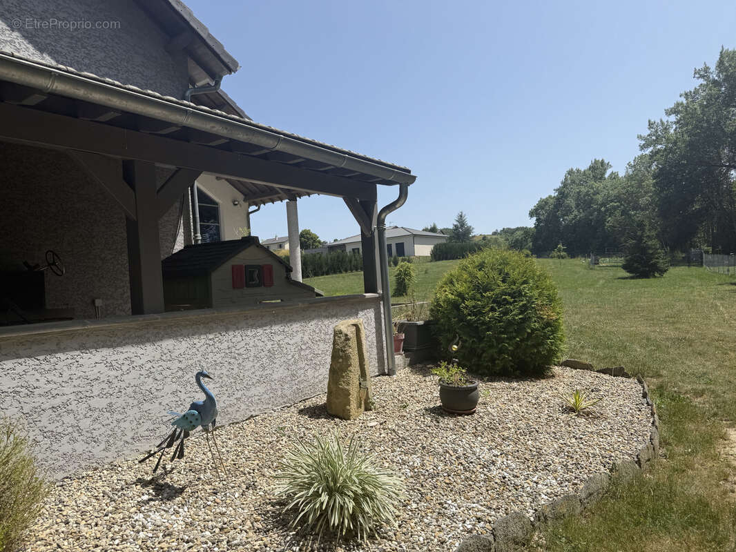 Maison à SAINT-PIERRE-EYNAC