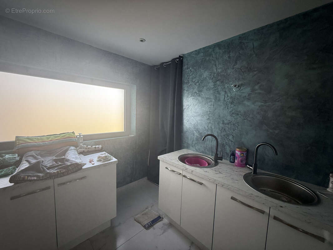 Maison à SAINT-PIERRE-EYNAC