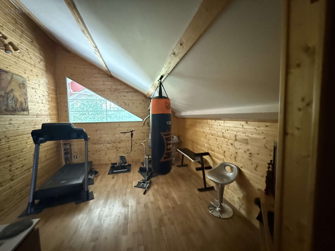 Maison à SAINT-PIERRE-EYNAC