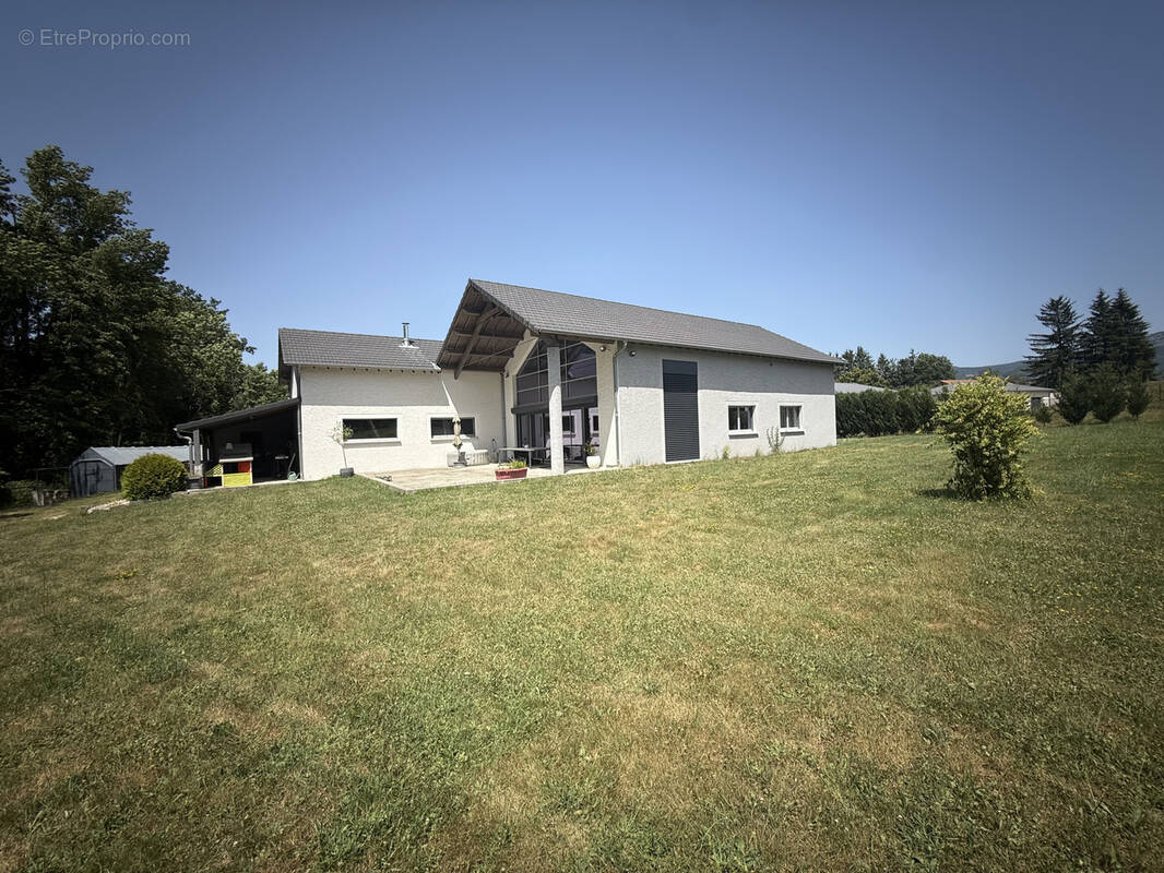 Maison à SAINT-PIERRE-EYNAC